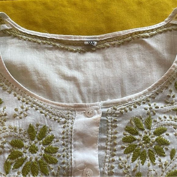 VINTAGE: 60s/70s Long-Sleeved Embroidered Tunic Top (Size 38 EUR/Small US) - Picture 7 of 8
